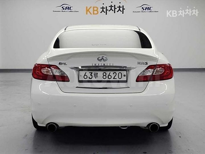 Infiniti M 2011 — 3