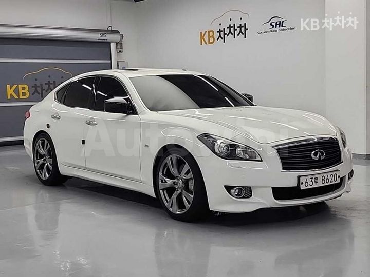 Infiniti M 2011 — 4