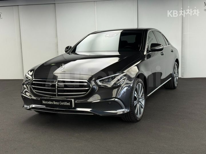 Mercedes-Benz E Class 2023 — 2