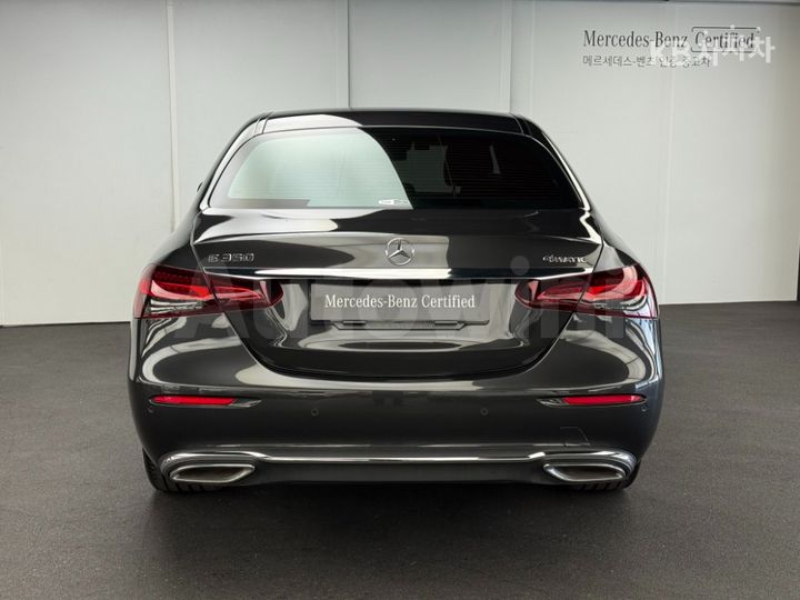 Mercedes-Benz E Class 2023 — 3