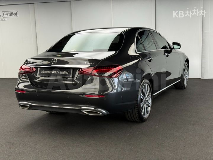 Mercedes-Benz E Class 2023 — 4