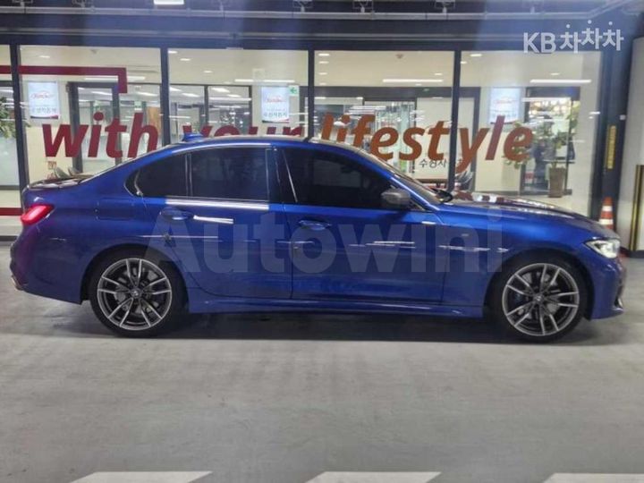 BMW 3 Series 2021 — 3