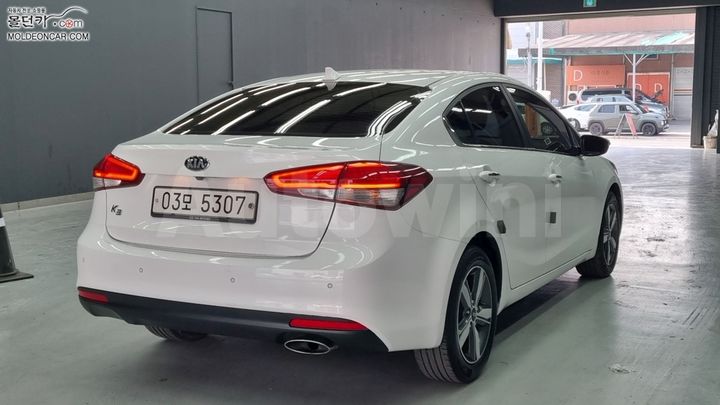 Kia K3 2017 KNAFK412BJA737504 — 2