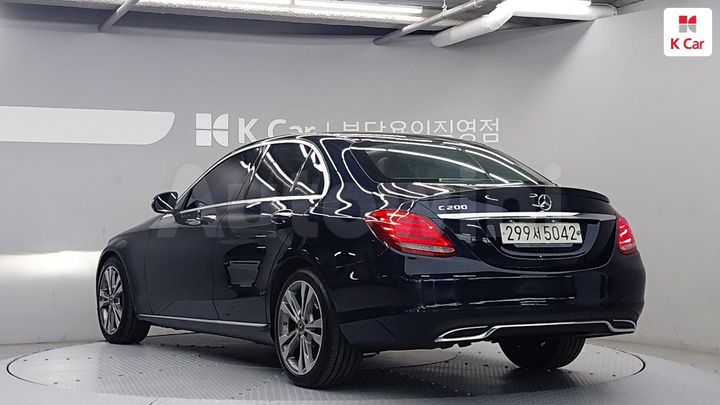 Mercedes-Benz C Class 2018 — 2
