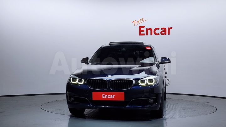 BMW 3 Series 2020 — 3