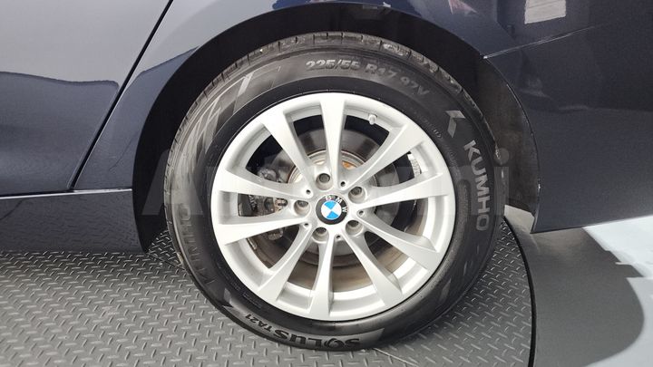 BMW 3 Series 2020 — 5