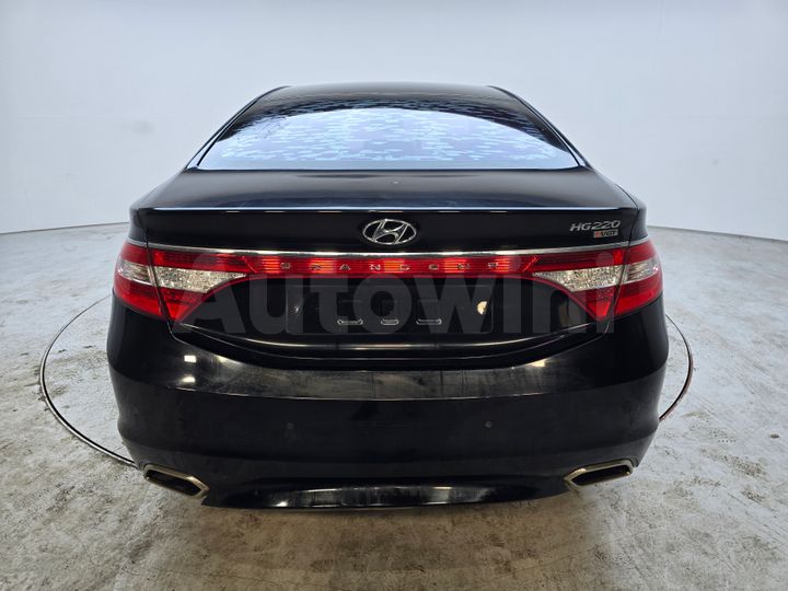 Hyundai Grandeur 2015 — 5
