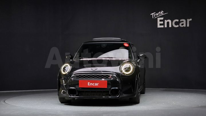 Mini Cooper 2023 — 3