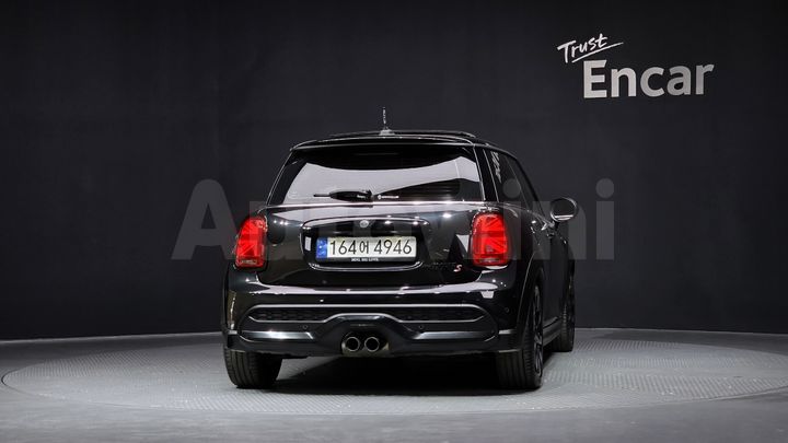 Mini Cooper 2023 — 4