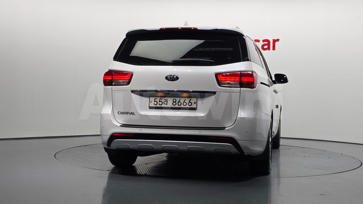 Kia Carnival 2015 — 4