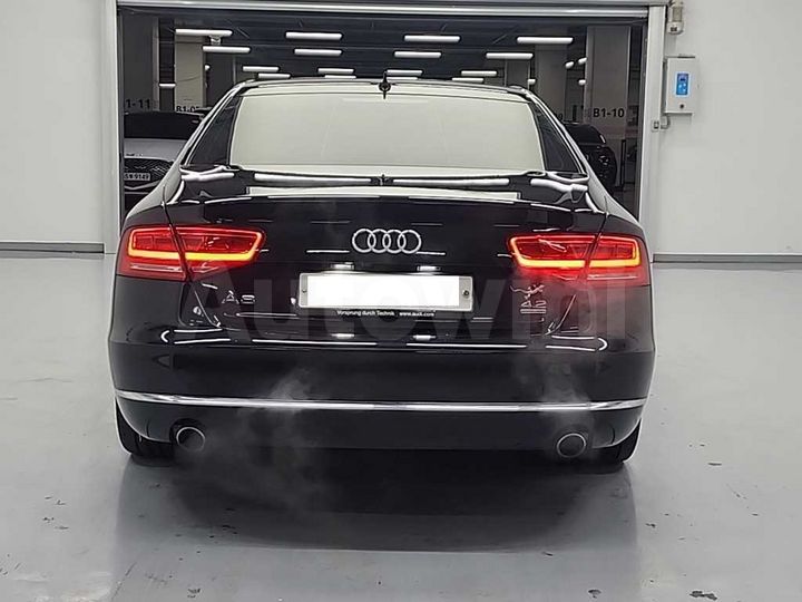 Audi A8 2011 — 2