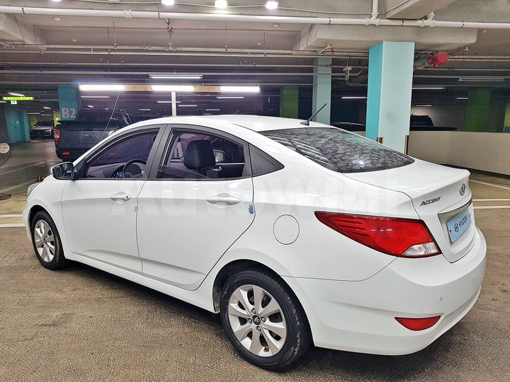 Hyundai Accent 2016 — 5