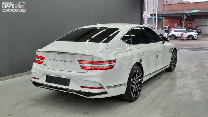 Genesis G80 2025 — 2