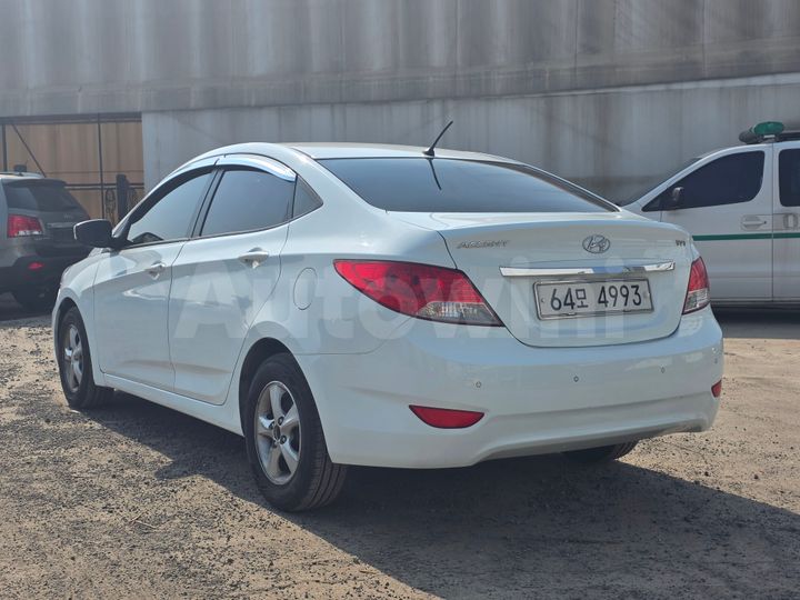 Hyundai Accent 2014 — 4