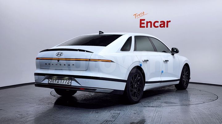 Hyundai Grandeur 2023 — 2