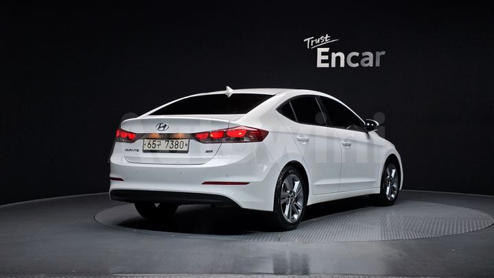 Hyundai Avante 2017 — 2