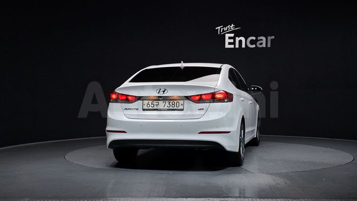 Hyundai Avante 2017 — 4