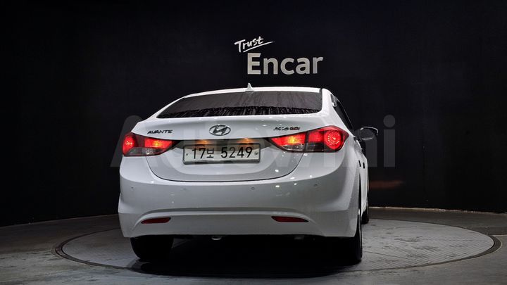 Hyundai Avante 2012 — 4
