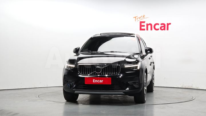 Volvo XC40 2023 — 3