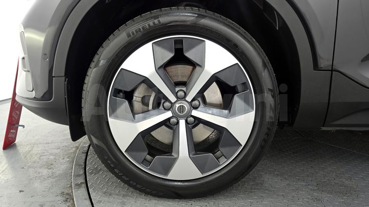 Volvo XC40 2023 — 5