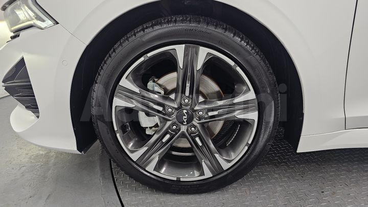 Kia K5 2023 — 5