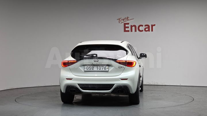Infiniti Q 2017 — 3