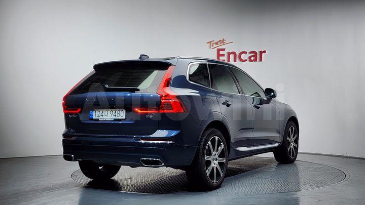 Volvo XC60 2021 — 2