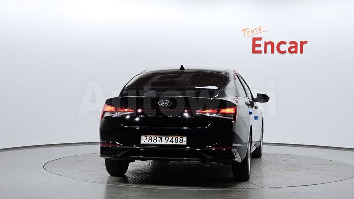Hyundai Avante 2022 — 3