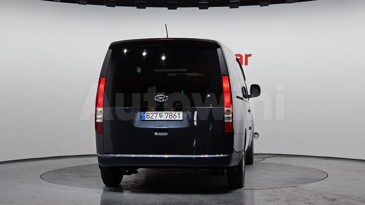 Hyundai Staria 2023 — 4