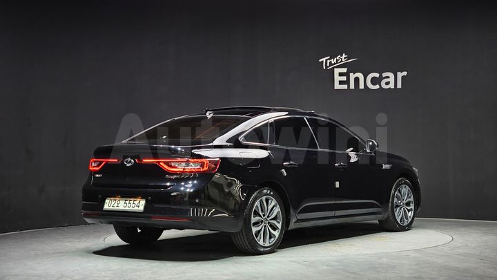 Renault SM6