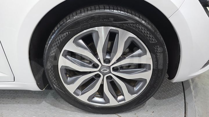 Renault SM6