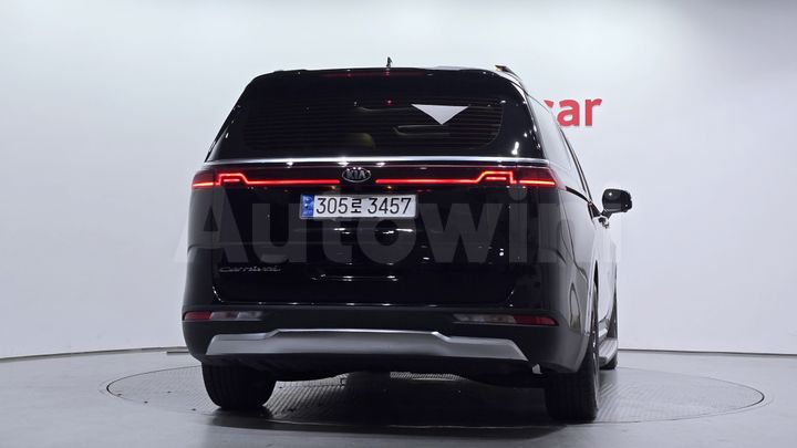 Kia Carnival 2021 — 4
