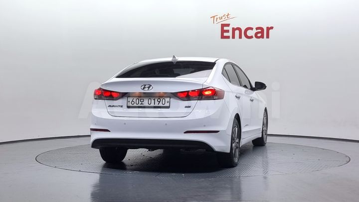 Hyundai Avante 2017 — 4