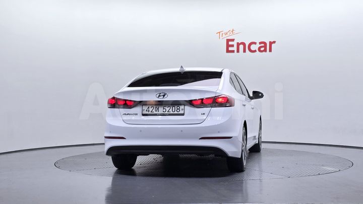 Hyundai Avante 2018 — 4