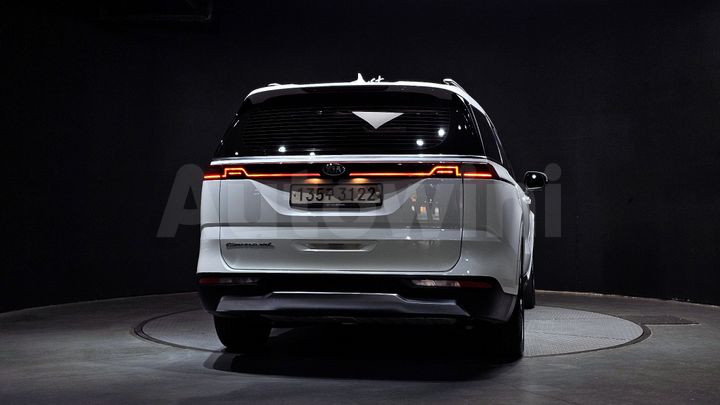 Kia Carnival 2021 — 4