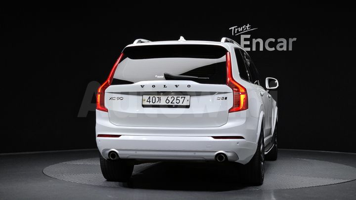 Volvo XC90 2017 — 4
