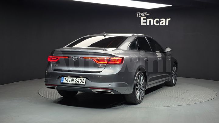 Renault SM6