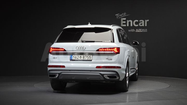 Audi Q7 2021 — 4