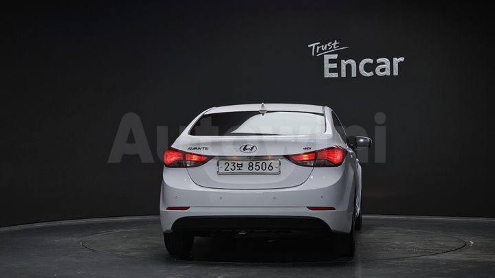 Hyundai Avante 2015 — 4