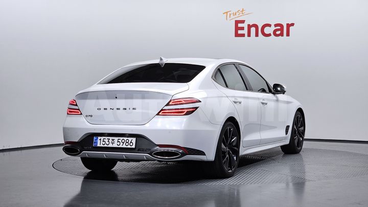 Genesis G70
