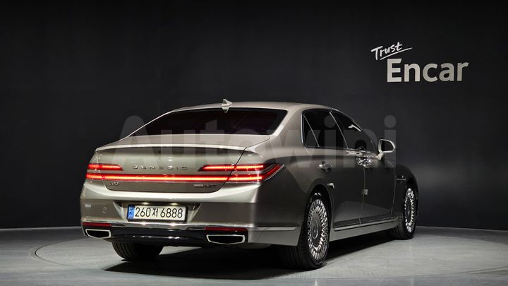 Genesis G90