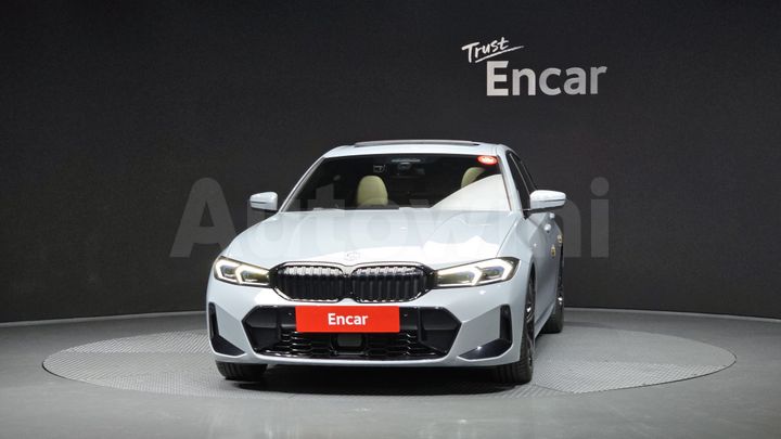 BMW 3 Series 2023 — 3