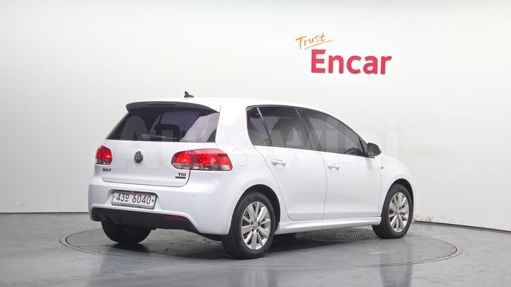 Volkswagen Golf 2013 — 2