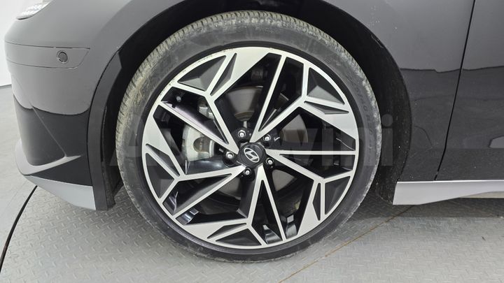 Hyundai Ioniq 2023 — 5