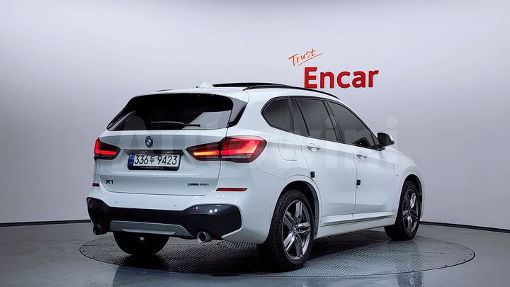 BMW X1 2021 — 2