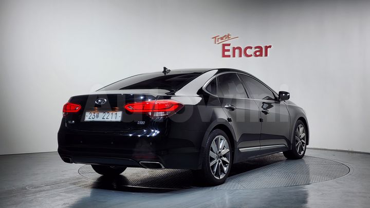 Hyundai Aslan 2015 — 2
