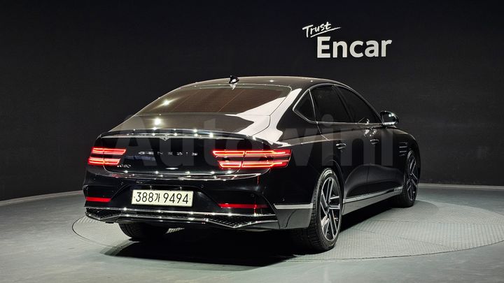 Genesis G80 2025 — 2