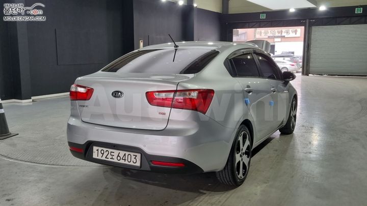 Kia Pride 2013 — 2
