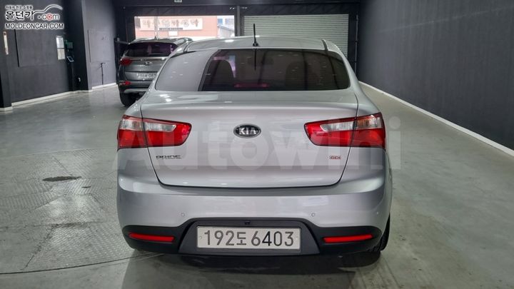 Kia Pride 2013 — 4