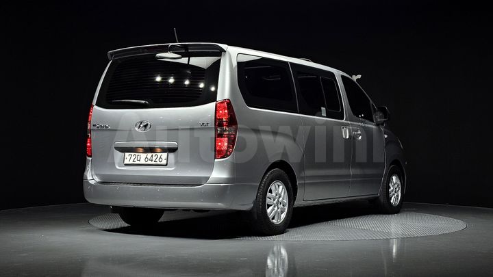 Hyundai Starex 2017 — 2